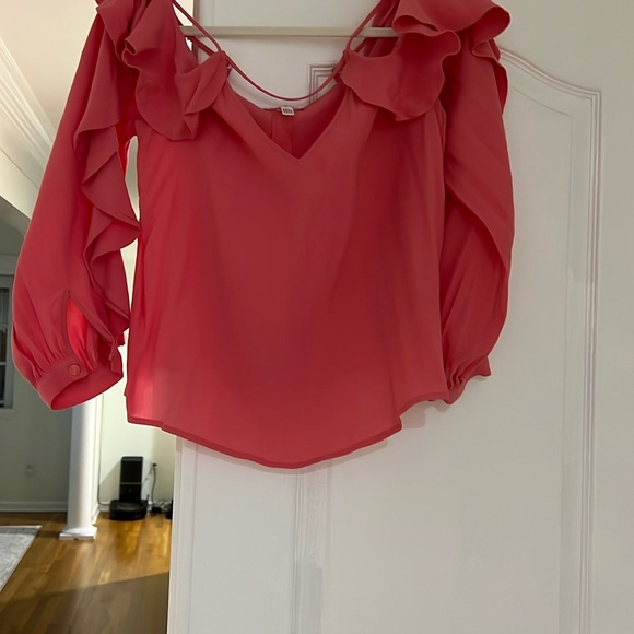 Leith Cold Shoulder Ruffle Top - Picture 3 of 6